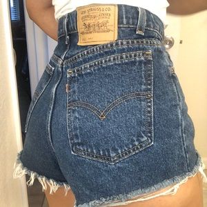 Levi’s vintage 90s high rise denim shorts